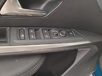 Photo 34 Peugeot 3008  Hybrid 145 e-DCS6