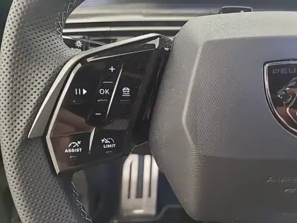 Photo 30 Peugeot 3008  Hybrid 145 e-DCS6