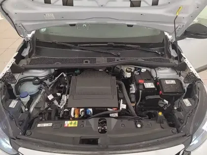 Photo 30 Peugeot 2008  Electrique 54 kWh 156 ch
