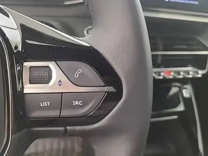 Photo 25 Peugeot 2008  Electrique 54 kWh 156 ch
