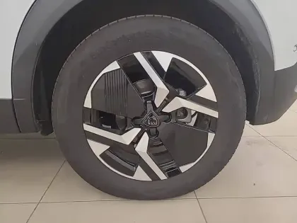 Photo 12 Peugeot 2008  Electrique 54 kWh 156 ch