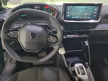 Photo 7 Peugeot 2008  Hybrid 110 e-DCS6
