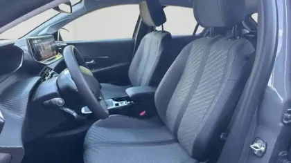 Photo 10 Peugeot 208  Turbo 100 ch BVM6