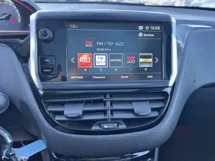 Photo 10 Peugeot 2008  PureTech 110ch S&S EAT6