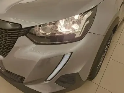 Photo 43 Peugeot 2008  PureTech 100 S&S BVM6