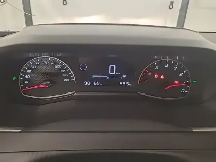 Photo 9 Peugeot 2008  PureTech 100 S&S BVM6