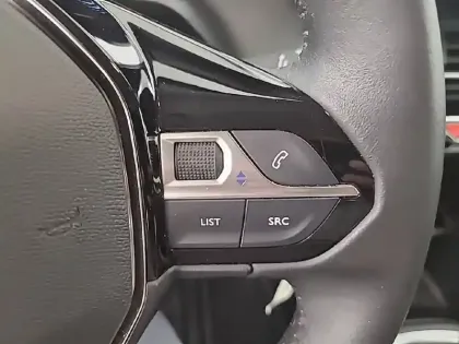 Photo 50 Peugeot 2008  PureTech 100 S&S BVM6