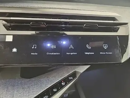 Photo 20 Peugeot 5008  Hybrid 145 ch e-DCS6