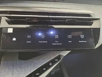 Photo 21 Peugeot 5008  Hybrid 145 ch e-DCS6