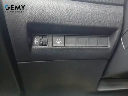 Photo 20 Peugeot 2008  Hybrid 145 e-DCS6