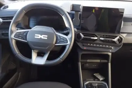 Photo 8 Dacia Duster  Hybrid 140