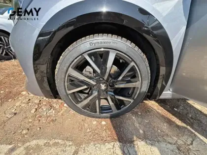 Photo 10 Peugeot 208  PureTech 100 S&S EAT8