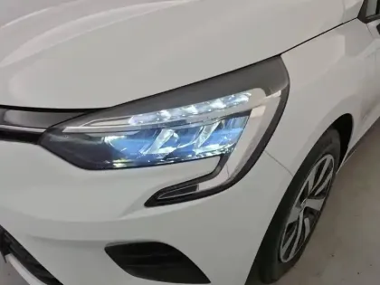 Photo 38 Renault Clio  E-Tech full hybrid 145