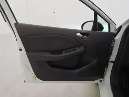 Photo 25 Renault Clio  E-Tech full hybrid 145