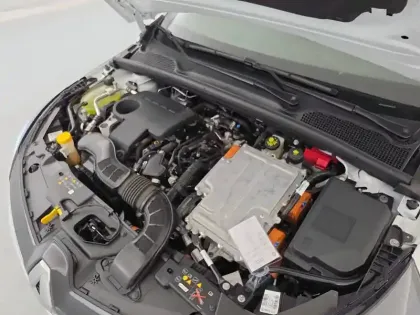 Photo 39 Renault Clio  E-Tech full hybrid 145