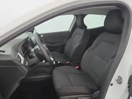 Photo 23 Renault Clio  E-Tech full hybrid 145