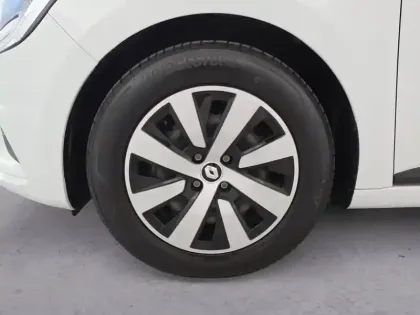 Photo 33 Renault Clio  E-Tech full hybrid 145