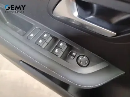 Photo 16 Peugeot 208  Electrique 156 ch 54 kWh