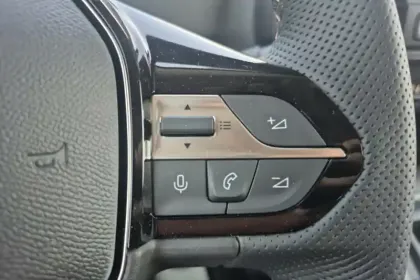 Photo 19 Peugeot Rifter  M Diesel 130 ch Automatique 5pl