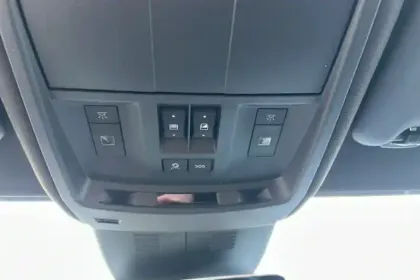 Photo 25 Peugeot 5008  Hybrid 145 ch e-DCS6