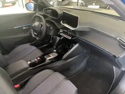 Photo 8 Peugeot 2008  Hybrid 145 e-DCS6