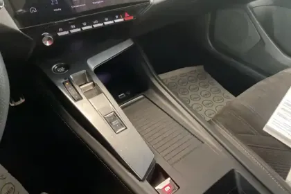 Photo 19 Peugeot 408  PHEV 225 e-EAT8