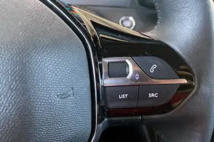 Photo 25 Peugeot 208  Electrique 50 kWh 136ch