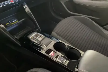 Photo 17 Peugeot 208  Electrique 50 kWh 136ch