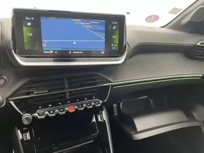 Photo 55 Peugeot 208  PureTech 100 S&S BVM6
