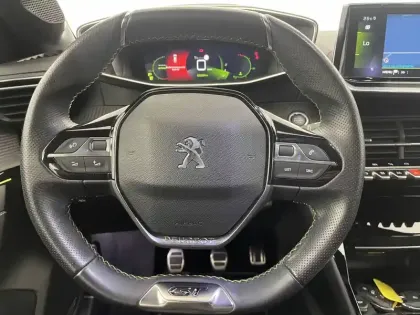 Photo 49 Peugeot 208  PureTech 100 S&S BVM6