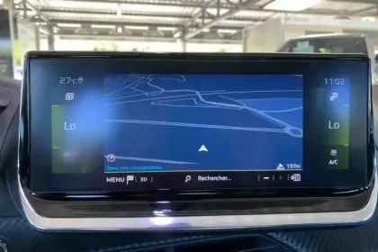 Photo 24 Peugeot 208  PureTech 100 S&S BVM6