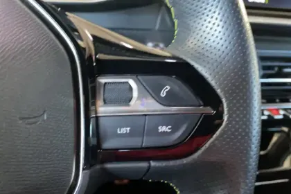 Photo 20 Peugeot 208  PureTech 100 S&S BVM6