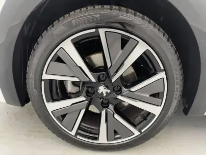 Photo 44 Peugeot 208  PureTech 100 S&S BVM6