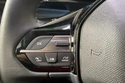 Photo 19 Peugeot 308  Plug-in Hybrid 195 ch e-DCS7