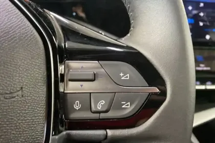 Photo 20 Peugeot 308  Plug-in Hybrid 195 ch e-DCS7