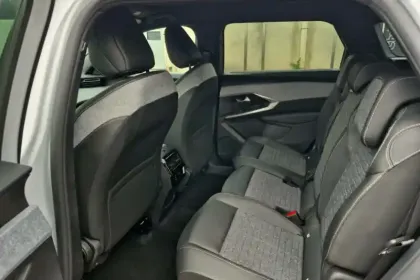 Photo 9 Peugeot 5008  Hybrid 145 ch e-DCS6