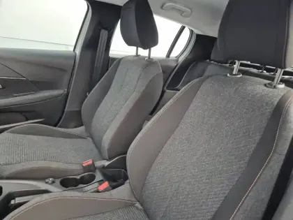 Photo 23 Peugeot 208  Hybrid 110 ch e-DCS6