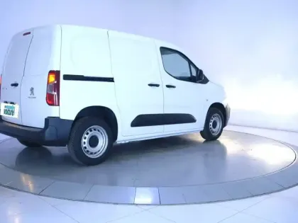 Photo 8 Peugeot Partner  FOURGON STANDARD 650 KG BLUEHDI 100 S&S BVM6