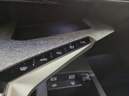 Photo 24 Peugeot 3008  Electrique 210 ch 73 kWh