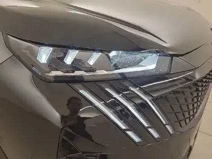 Photo 15 Peugeot 3008  Electrique 210 ch 73 kWh