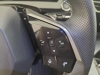 Photo 56 Peugeot 3008  Electrique 210 ch 73 kWh