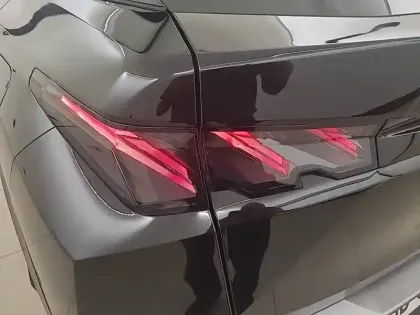 Photo 51 Peugeot 3008  Electrique 210 ch 73 kWh