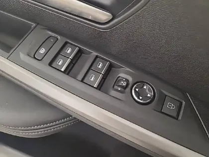 Photo 59 Peugeot 3008  Electrique 210 ch 73 kWh
