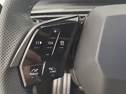 Photo 29 Peugeot 3008  Electrique 210 ch 73 kWh