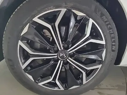 Photo 36 DS DS 4  Hybride E-Tense 225 EAT8