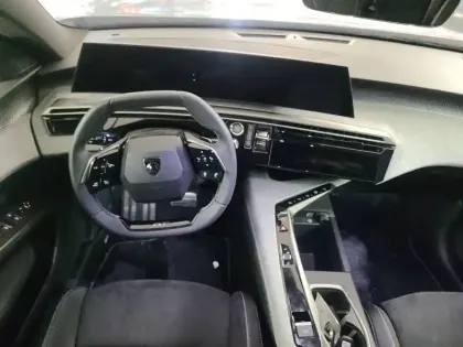 Photo 9 Peugeot 5008  Hybrid 145 ch e-DCS6