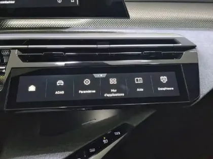 Photo 47 Peugeot 5008  Hybrid 145 ch e-DCS6
