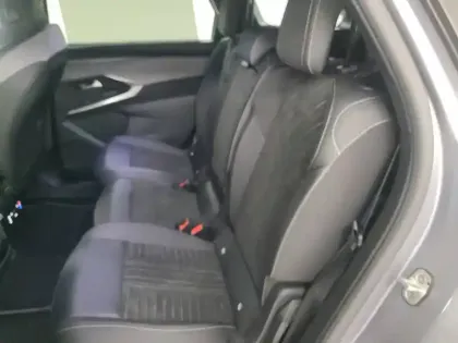 Photo 10 Peugeot 5008  Hybrid 145 ch e-DCS6