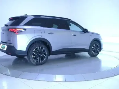 Photo 28 Peugeot 5008  Hybrid 145 ch e-DCS6
