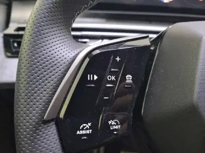 Photo 50 Peugeot 5008  Hybrid 145 ch e-DCS6